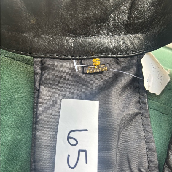 Hot Leather Cropped Black Leather Vest - Picture 9 of 10